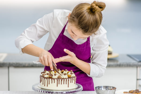 Introduction to Cake Decorating - Riverside College