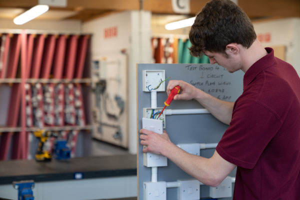 Electrical-Installation-Courses-at-Riverside-College-Widnes-Runcorn-(2)