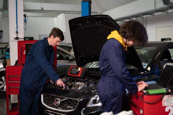 Motor-Vehicle-Courses-at-Riverside-College-Widnes-Runcorn