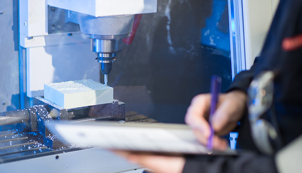 Adult Engineering & Motor Vehicle Courses at Riverside College